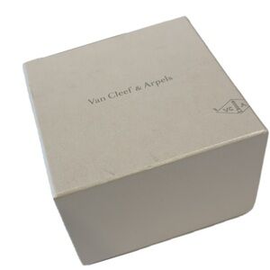 VCA Van Cleef & Arpels Gift Box